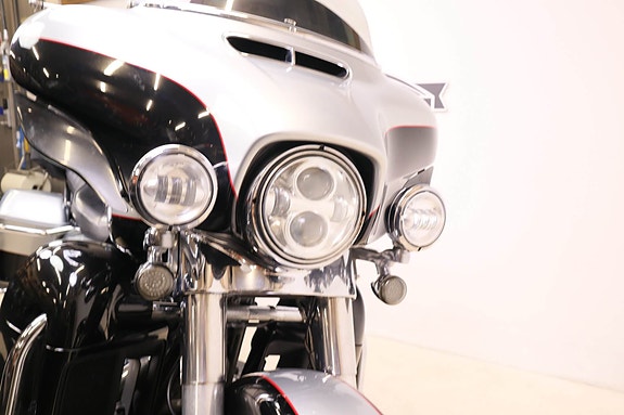 Harley-Davidson Electra Glide Ultra Limited 13 of 19