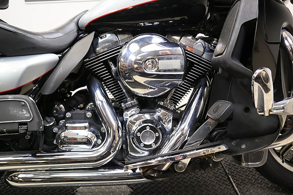 Harley-Davidson Electra Glide Ultra Limited 2 of 19
