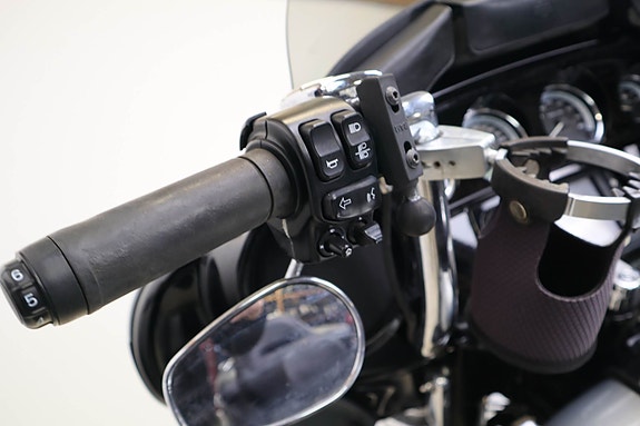 Harley-Davidson Electra Glide Ultra Limited 11 of 19