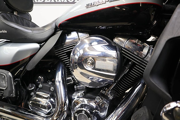 Harley-Davidson Electra Glide Ultra Limited 17 of 19