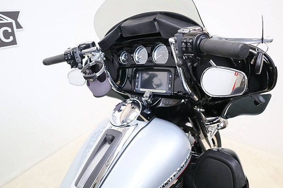 Harley-Davidson Electra Glide Ultra Limited 4 of 19