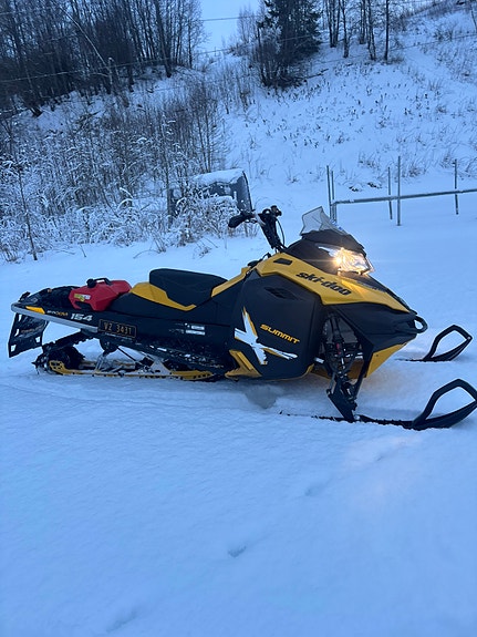 Ski-doo Summit X 800R 9 of 30