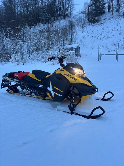 Ski-doo Summit X 800R 3 of 30