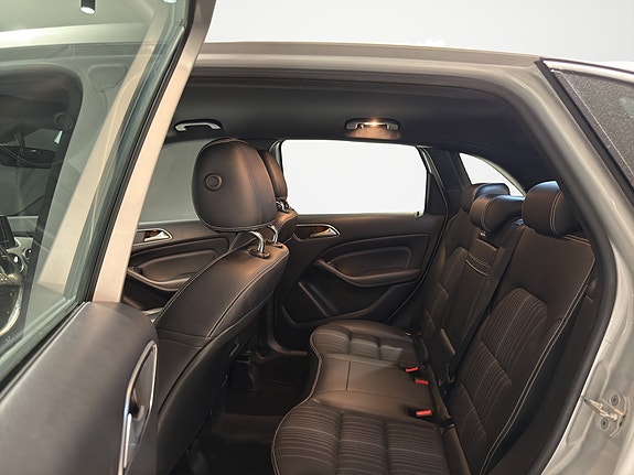 Mercedes-Benz B180 12 of 20
