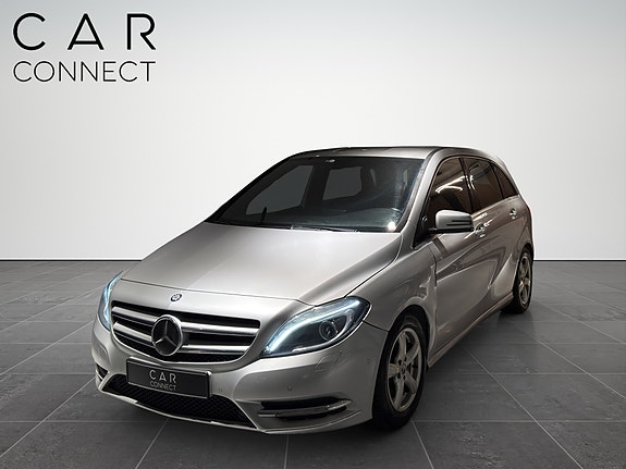 Mercedes-Benz B180 2 of 5