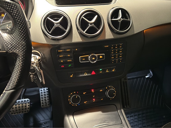 Mercedes-Benz B180 15 of 20