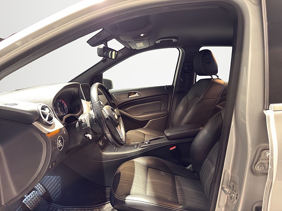 Mercedes-Benz B180 11 of 20