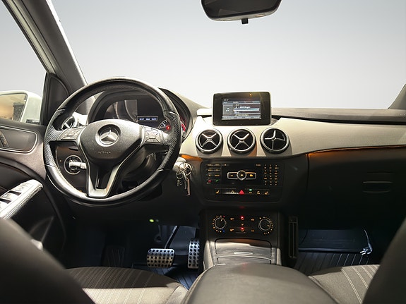 Mercedes-Benz B180 14 of 20