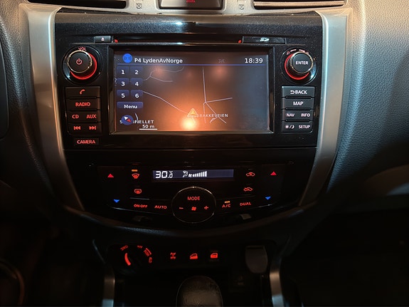 Nissan Navara 24 of 27