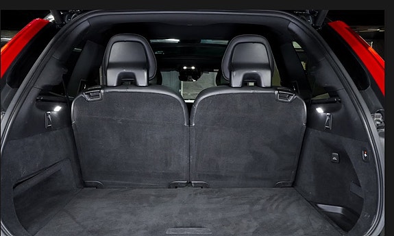 Volvo XC90 10 of 30