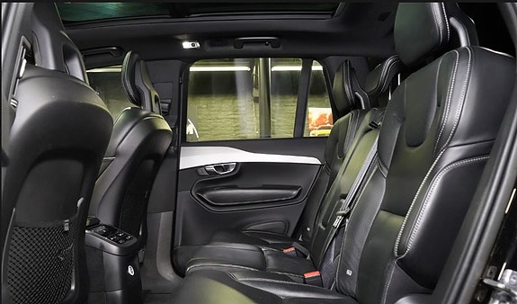 Volvo XC90 15 of 30