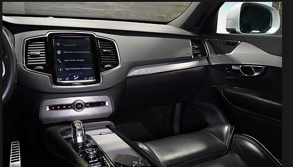 Volvo XC90 29 of 30