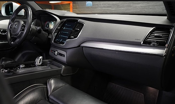 Volvo XC90 20 of 30