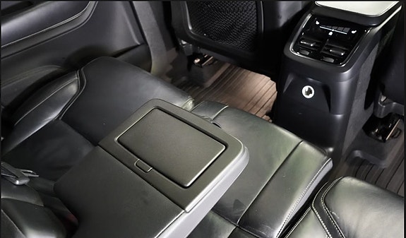 Volvo XC90 14 of 30