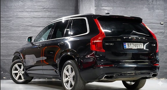 Volvo XC90 3 of 30