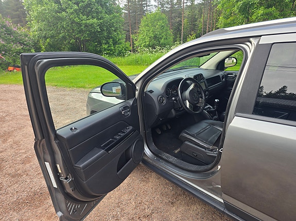 Jeep Compass 6 of 11