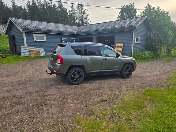 Jeep Compass 4 of 11