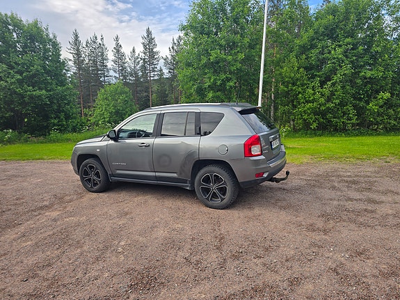 Jeep Compass 3 of 11