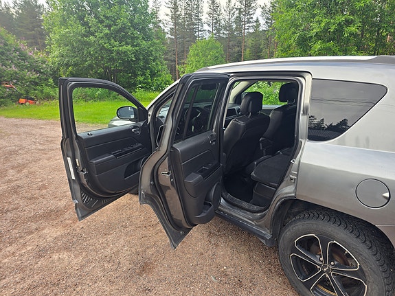 Jeep Compass 7 of 11