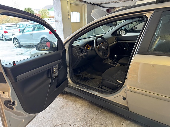 Opel Vectra 3 of 7