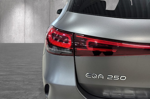 Mercedes-Benz EQA250 6 of 23