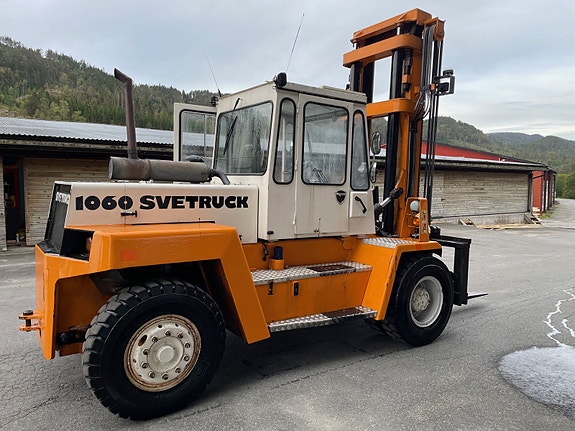 Svetruck Svetruck 1060 - 1985mod 10Tonn på 600mm. ca5m løftehøyde 2 of 3