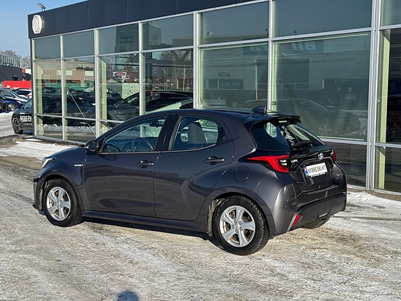Toyota Yaris 4 of 5