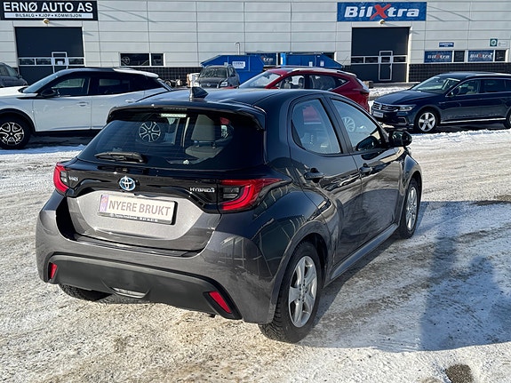 Toyota Yaris 5 of 5