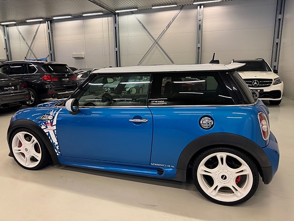 MINI Cooper S 3 of 5