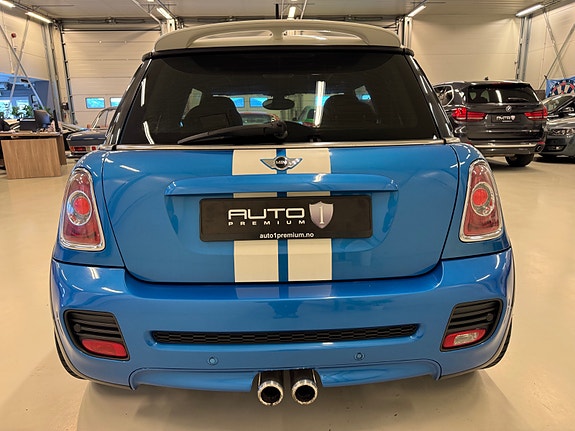 MINI Cooper S 5 of 5