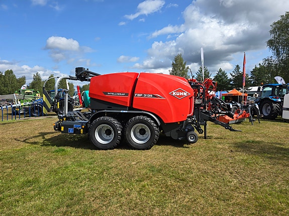 NY! Kuhn FBP 3135 Rundballepresse