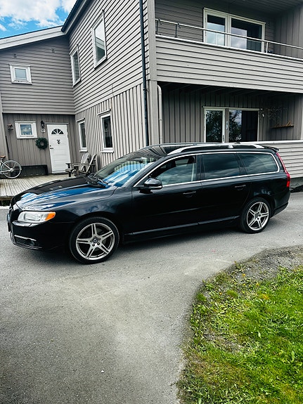 Volvo V70 17 of 29