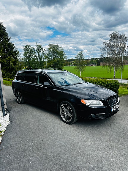 Volvo V70 12 of 29