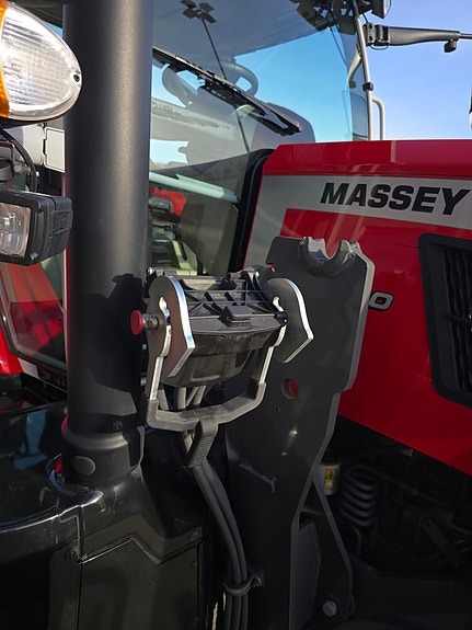 Massey Ferguson 7S.210 5 of 13