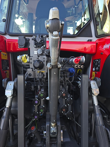 Massey Ferguson 7S.210 3 of 13