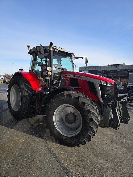 Massey Ferguson 7S.210 4 of 13