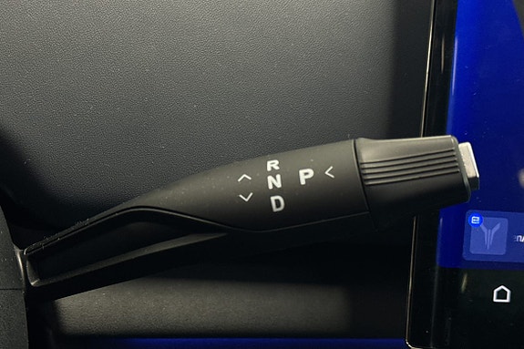 Automatgirkasse med tydelige indikasjoner for komfortabel kjøring.