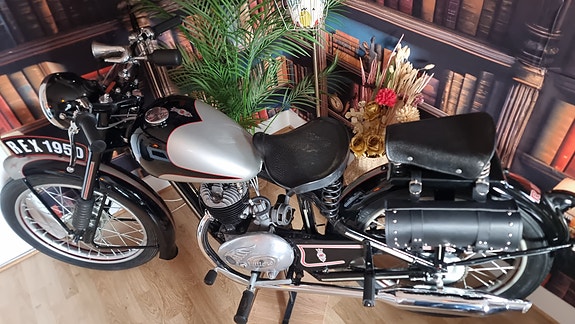 REX Roadmaster ble levert med Villers motor 5 of 5