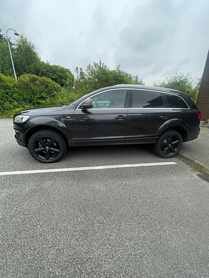 Audi Q7 4 of 25