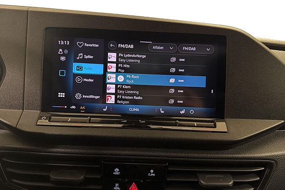 Volkswagen Caddy Maxi 10 of 23