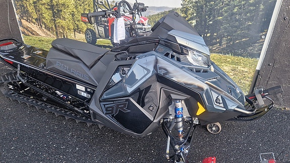 Polaris 9R RMK Khaos 146 Slash , gode tilbud på snøscooter nå. 9 of 16