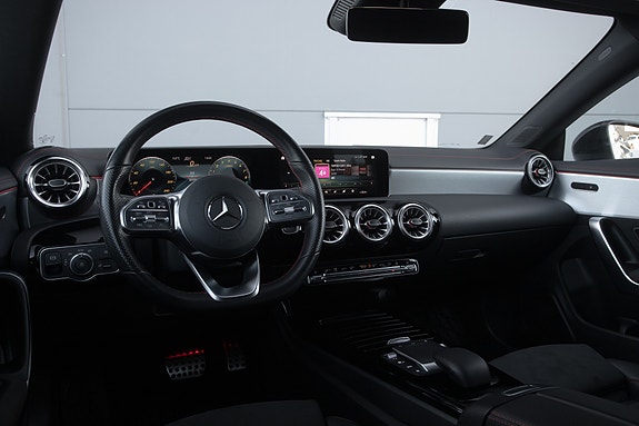Mercedes-Benz CLA250 e 18 of 30
