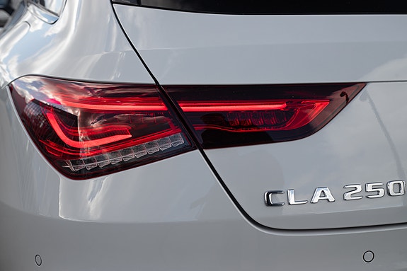 Mercedes-Benz CLA250 e 11 of 30