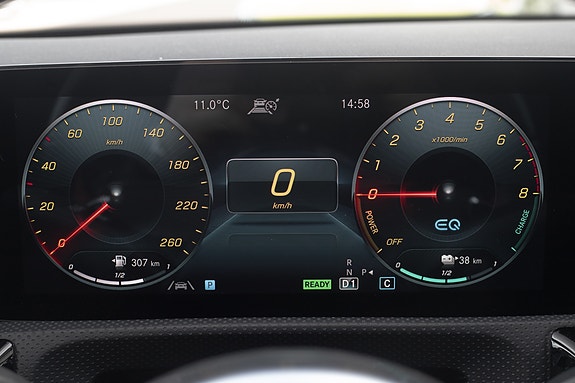 Mercedes-Benz CLA250 e 25 of 30