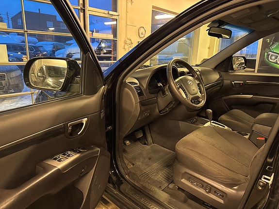 Hyundai Santa Fe 10 of 23