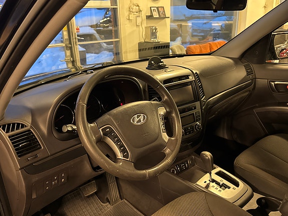 Hyundai Santa Fe 12 of 23