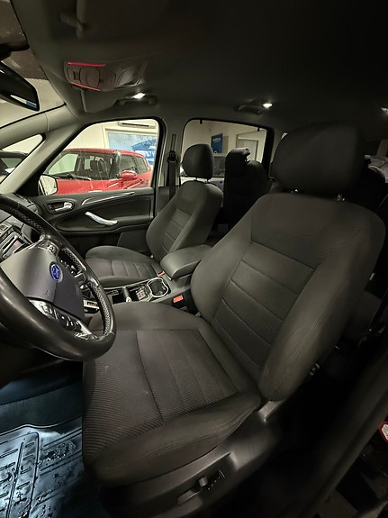 Ford S-MAX 7 of 19