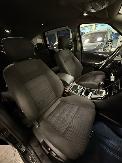 Ford S-MAX 18 of 19