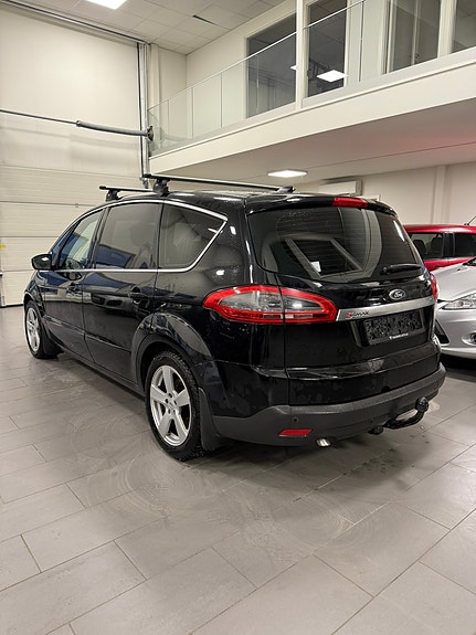 Ford S-MAX 4 of 19