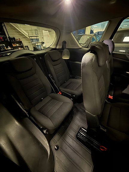 Ford S-MAX 13 of 19